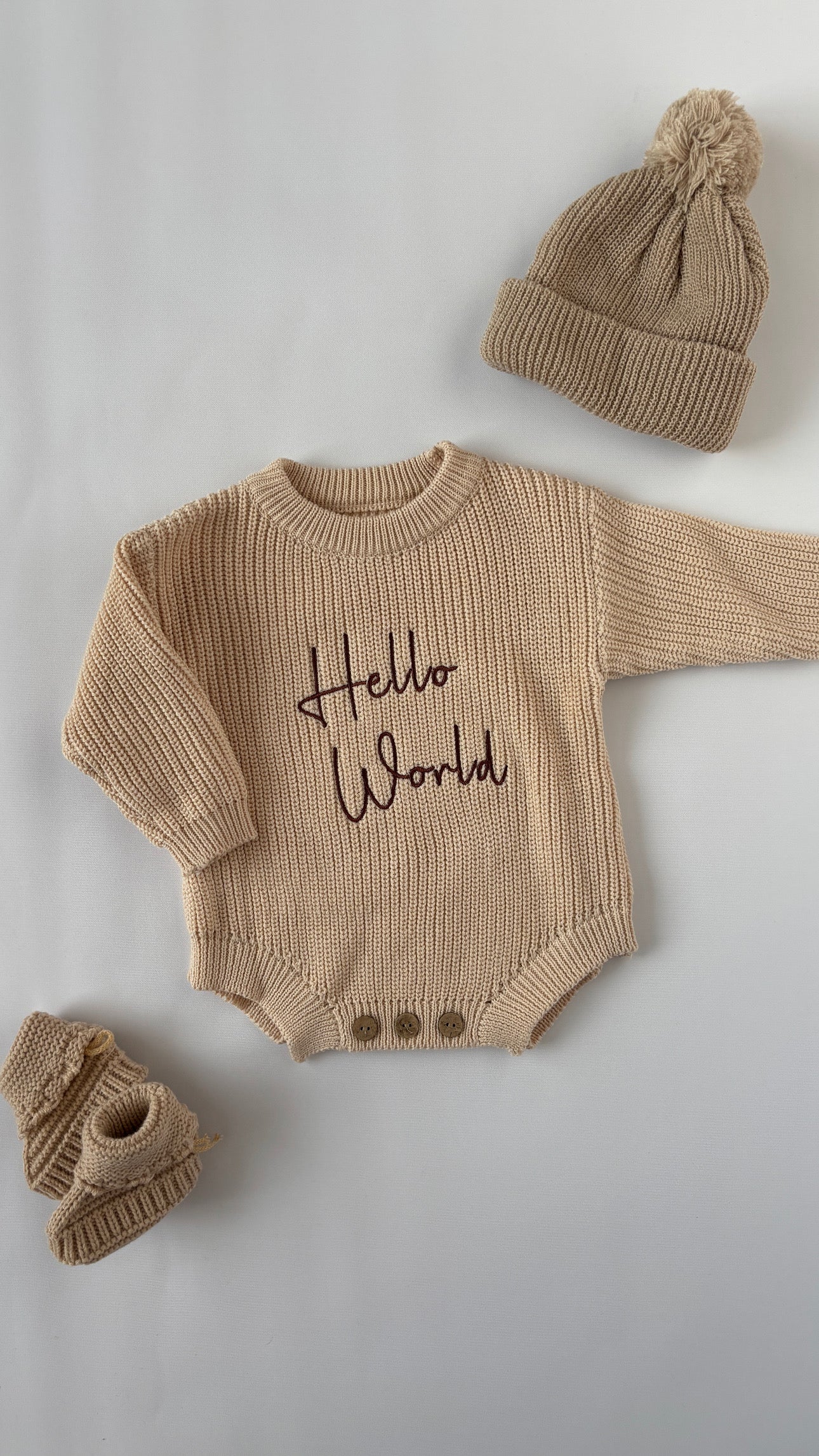 Adīts romperis mazulim ar personalizētu vārdu. Dāvana mazulim, raudzībām.