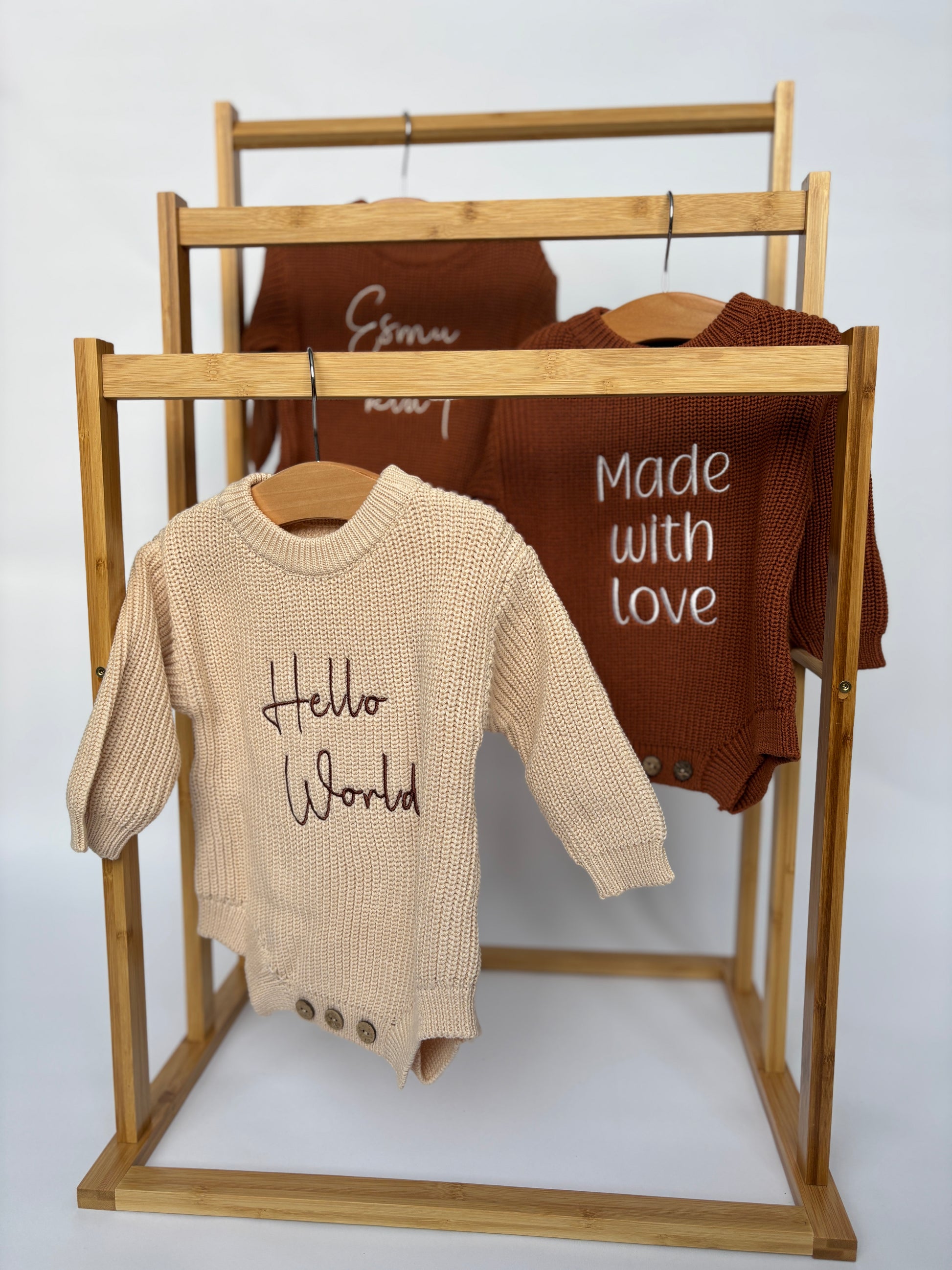 Adīts romperis, džemperis mazulim ar personalizētu vārdu. Dāvana mazulim, raudzībām.